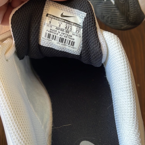 Nike size 9 - Picture 3 of 3